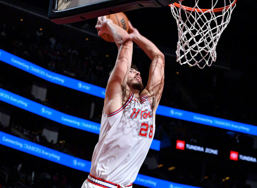 掘金轻取山西队,范弗利特扛起全队 掘金轻取山西队,范弗利特扛起全队