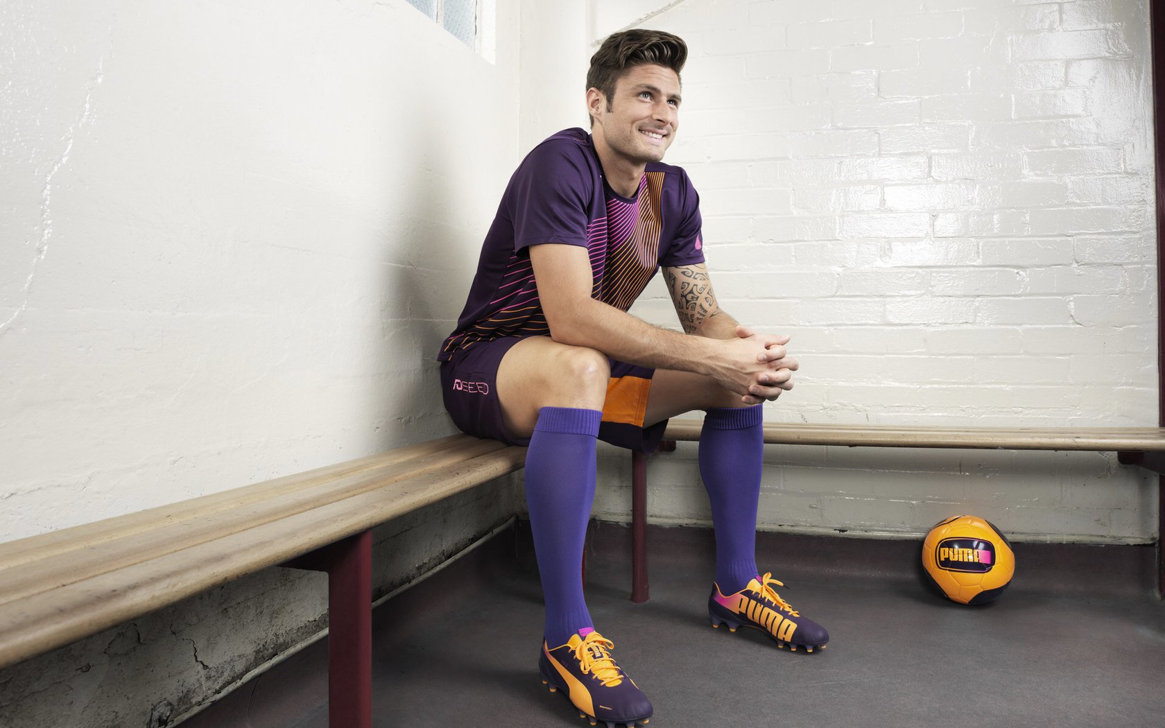 街道即战场，当F1的狂想曲撞上苏格兰的终场绝杀