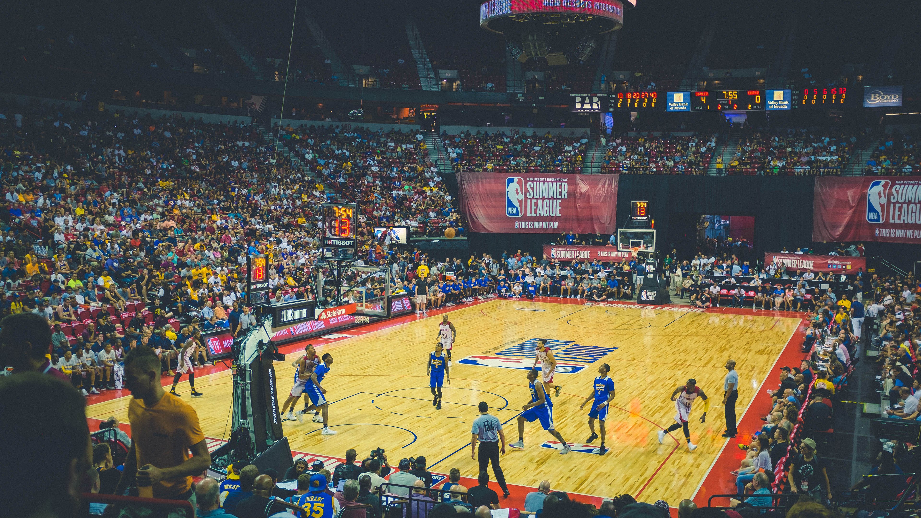 爱游戏体育-东决关键战焦点战，灰熊掀翻公牛，年轻风暴改写历史